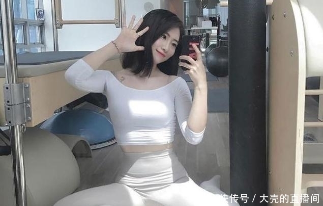 紧身 打底裤美女，穿出女人自信气质，焕发时尚的光彩！
