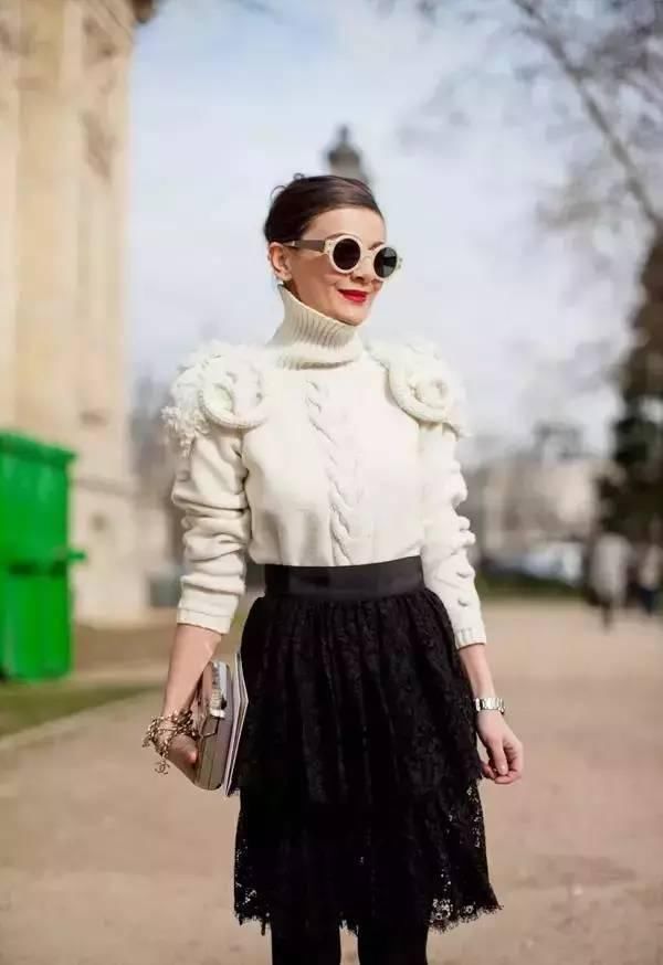 女人这样穿毛衣，从初秋时髦到寒冬！