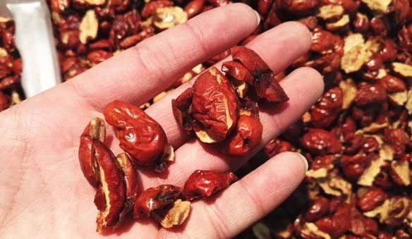  口感|红枣干吃好，还是泡水喝好？很多人常吃红枣也无效，原来是吃错了