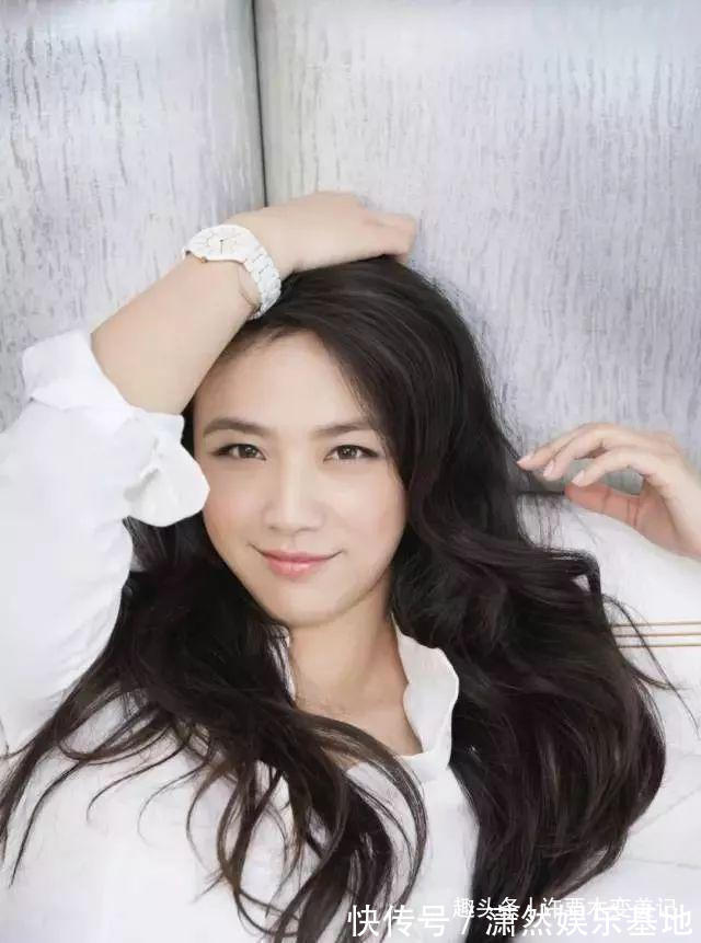 女人戴“手镯”还是“手表”好看?三个理由告诉你,戴错很尴尬!