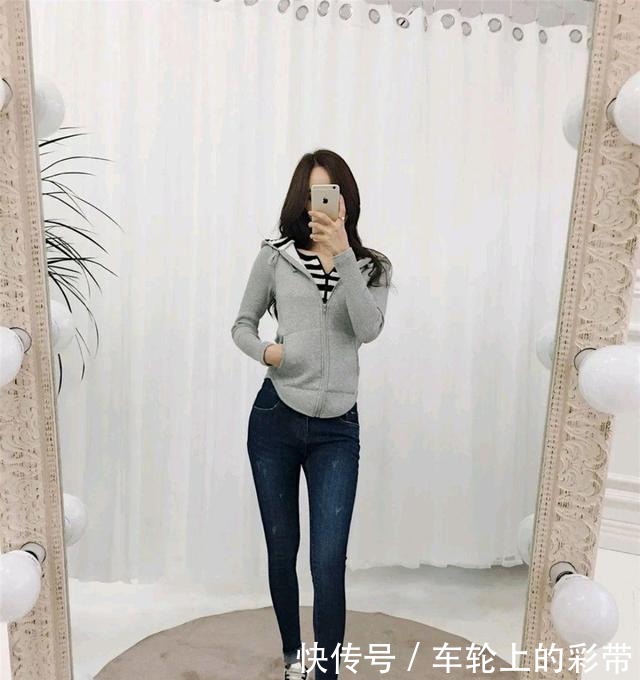 孙允珠|孙允珠丨斑马条纹层叠哑灰带帽运动衫