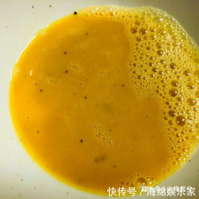 烤南瓜|奶香南瓜鸡蛋饼的懒人做法,简单美味