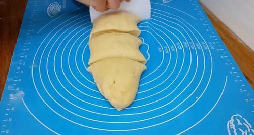 馒头不要蒸着吃了，掌握正确做法，老人孩子都爱吃，真的太好吃了