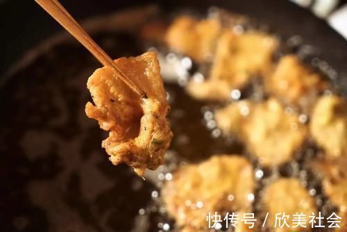 面糊|炸小酥肉:不要直接挂糊炸,谨记这3点,小酥肉外酥里嫩还不回软
