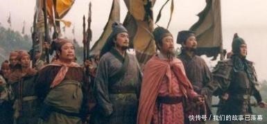 梁山好汉|宋江让李逵喝下毒酒后说出22个字,听起来扎心,却道出宋江本性!