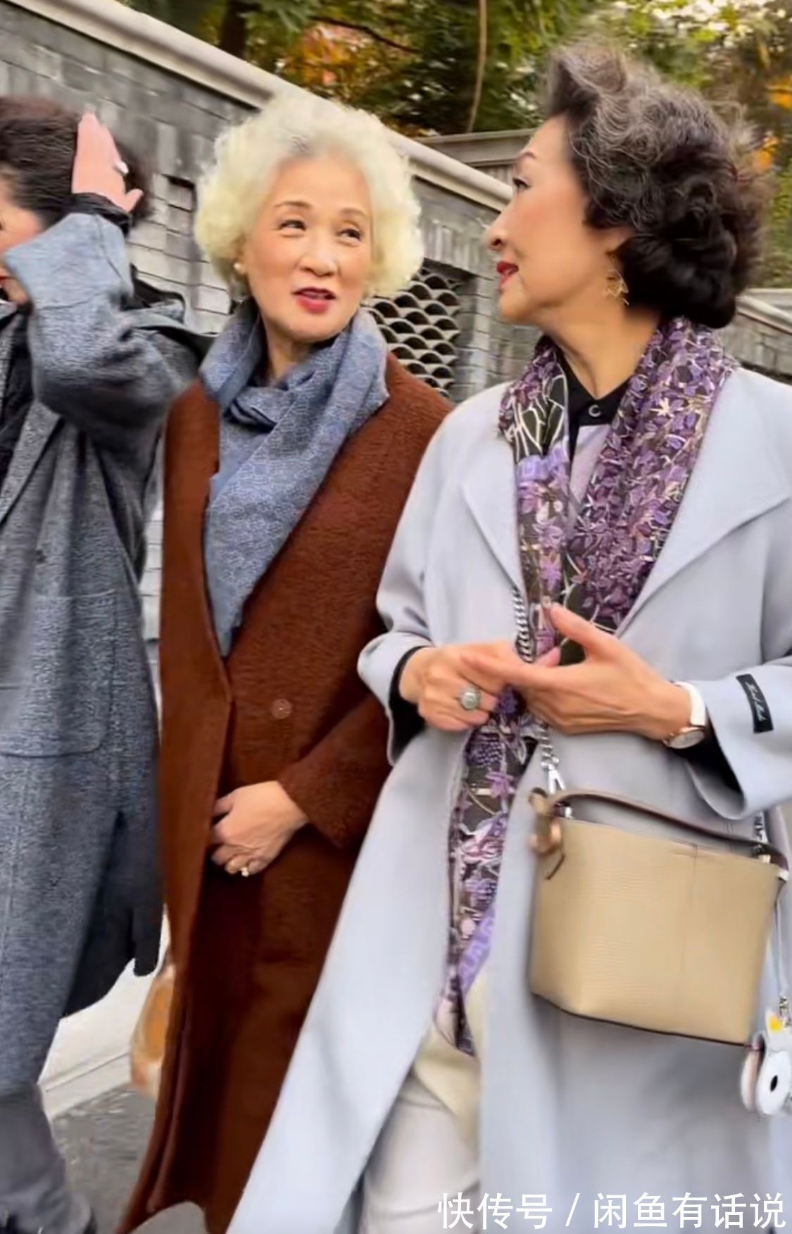 辈儿|上了年纪不扮嫩反而显气质,学四位80岁奶奶这样穿,优雅老去才美