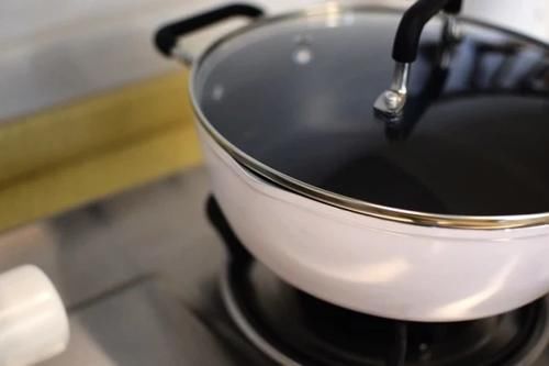 厨房好伙伴 一锅多用 知吾煮平底炒锅