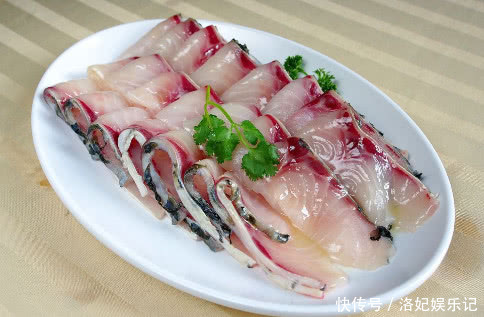 易学|大厨教你做家常水煮鱼,做法简单易学,出锅鱼肉鲜嫩美味