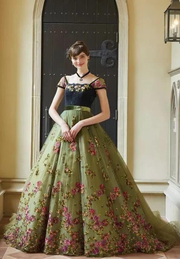 把冰雪奇缘做成婚纱这些迪士尼公主穿的婚纱裙也太好看了