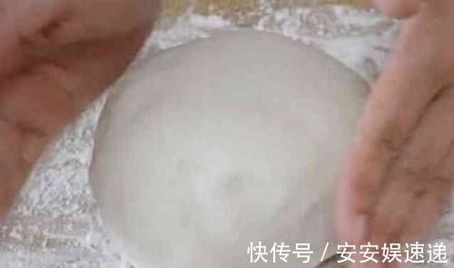 干糯米粉|糯米粉百吃不厌的做法,开水一烫,大刀一挥,香甜酥脆,做法简单