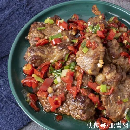 炖牛肉时，这味香料一定要放！20分钟软烂入味、不塞牙，很多人都放错，难怪又老又柴