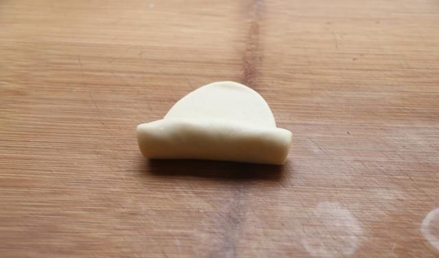 外面一个要8块钱,自己在家做好吃无添加,咬一口酥得掉渣,太香