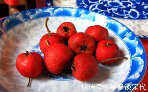 泡水|山楂和此物一起泡水喝,等于跑了800米,湿气没了,小肚子不鼓