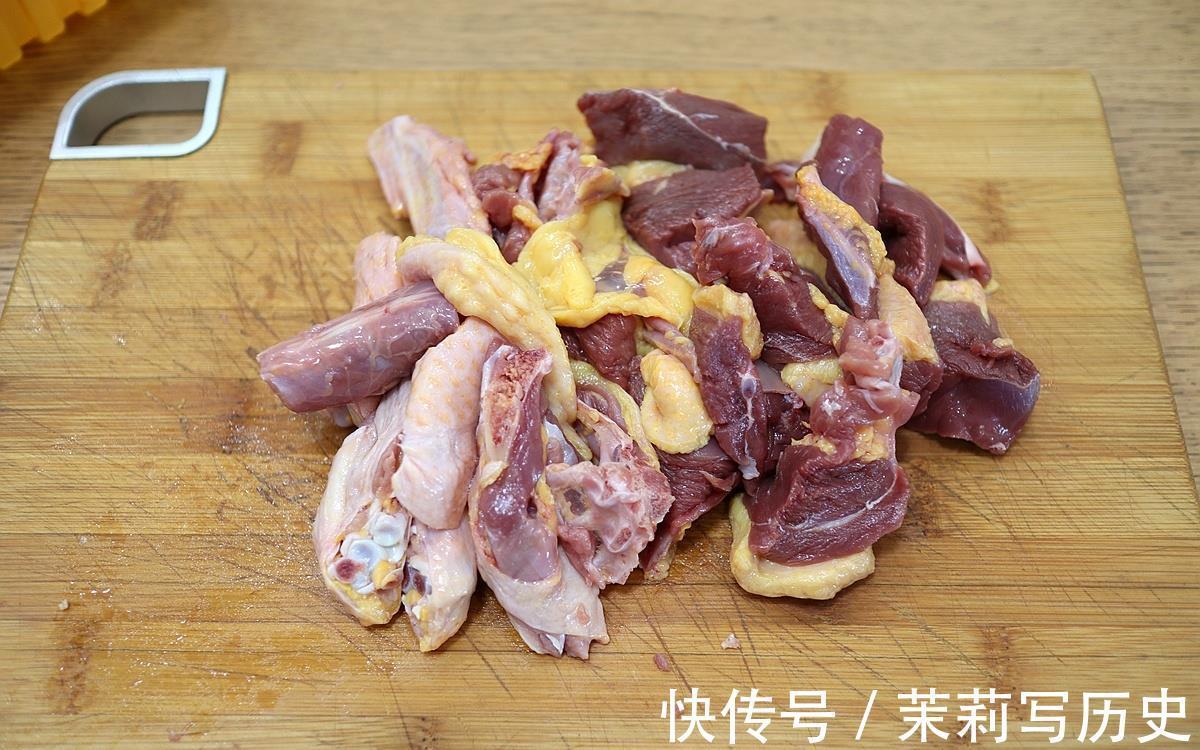 入味|浓香入味的土豆焖鸭，口感一点儿不输黄焖鸡，低脂少油更省事