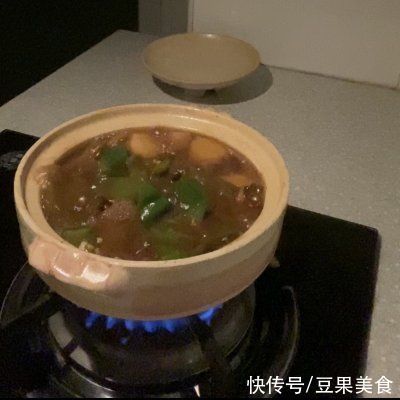 学会这道炖茄子烩面，吃饭时间不用愁