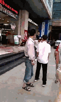 |搞笑GIF趣图:妹子,下次骑车不要甩头发了!