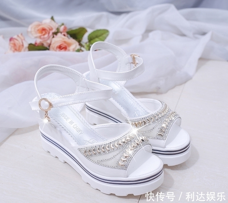 凉鞋 让女人溺爱上瘾的鱼嘴网纱凉鞋,妈妈穿上显高贵有名媛的气质