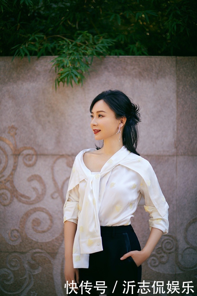 头发|40岁女人头发不要剪太短,4款发型好看又显气质,合适过年用