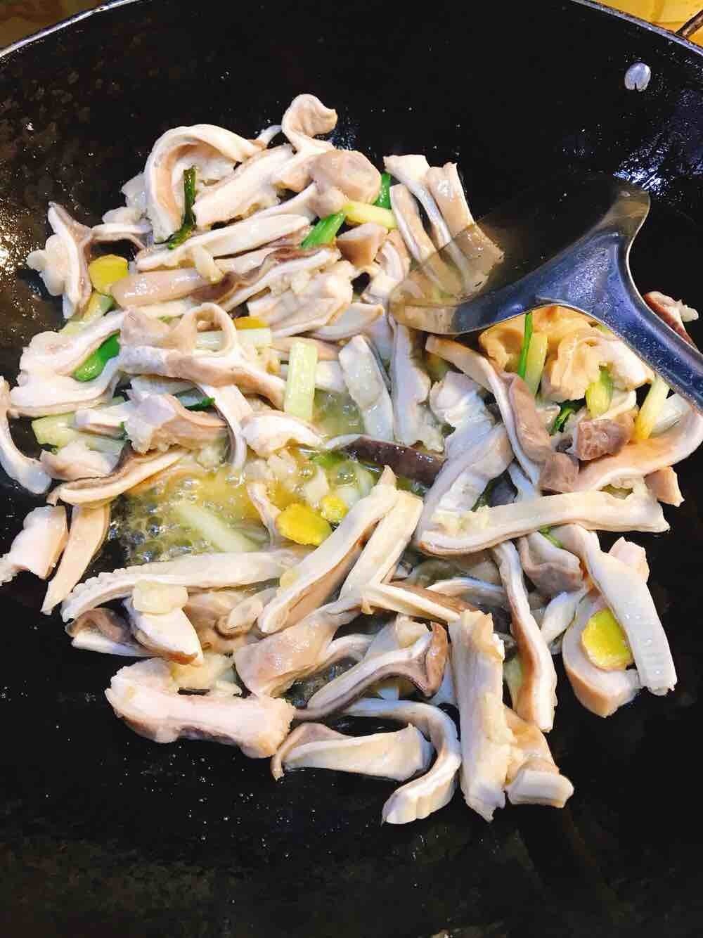它是猪身上“最值钱”的一块肉，肉贩偷偷留着吃，识货的抢着买