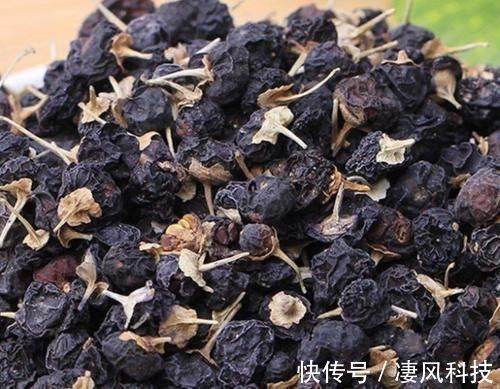 化妆品 女人别太节俭,多吃这4种“零嘴”,减少皱纹抗衰老,护肤效果胜似化妆品