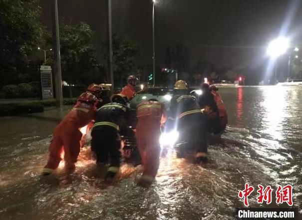 消防站|山西基层消防站3天冒雨救援72人：有人被困就毫不犹豫去救