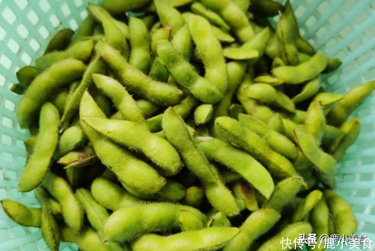 夏季|夏季最不可少的下酒菜，比炸花生米好吃，咸辣脆糯，还不易上火