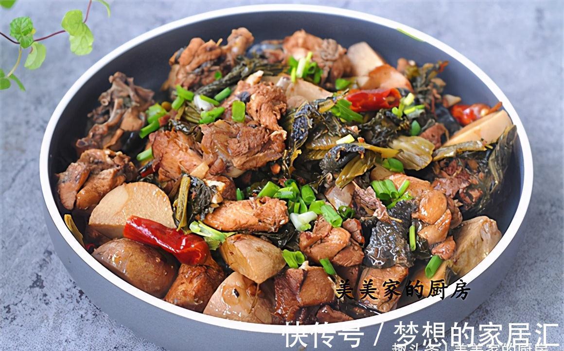 酸菜|秋天干燥，一道“土匪菜”常上桌，3种食材1锅烧，好吃又养胃！