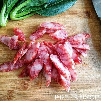 肉食者|腊味煲仔饭――做出好吃的饭原来可以这么简单!#肉食者联盟#