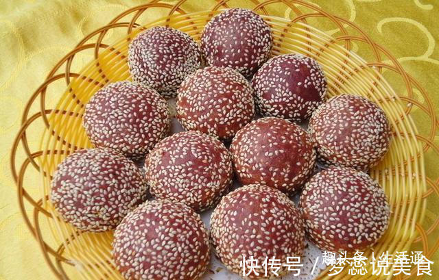 一种养生紫薯饼,不用放糖也不用放淀粉,做出来口感也是不错的