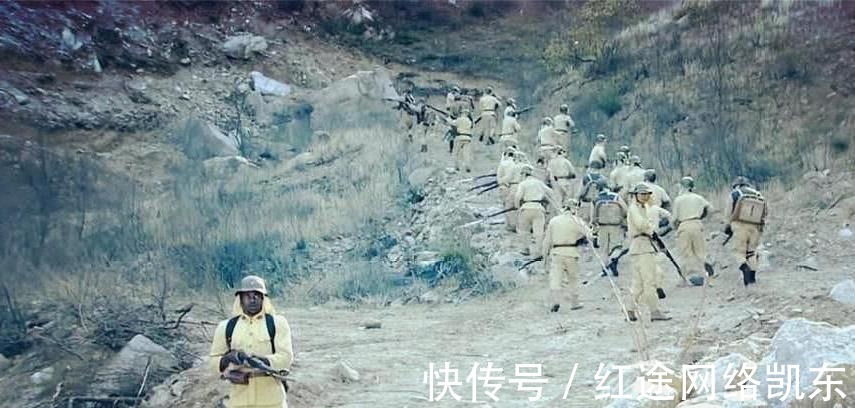 季军|抗日神剧:黑人小伙伪装不成,亮出奥运马拉松季军身份,成功逃脱