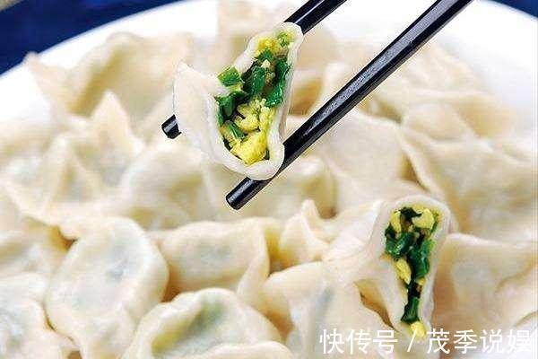 饺子|调韭菜馅,调料越多越难吃!放这3样就够了,又鲜又嫩不出水