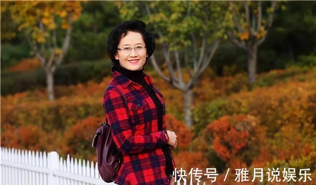 主席@女书协主席安文丽,其书法婀娜多姿,清健典雅,庄重细腻,韵味足