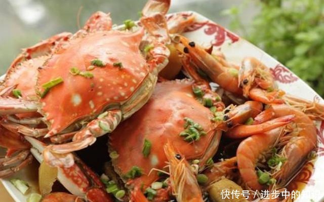 蒸螃蟹,只肚脐朝上是“外行”!教你正确做法,鲜香入味不流黄
