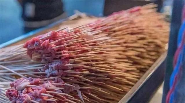 掉渣饼|那些年很火的小吃,却又突然销声匿迹的街边小吃,大家还记得吗