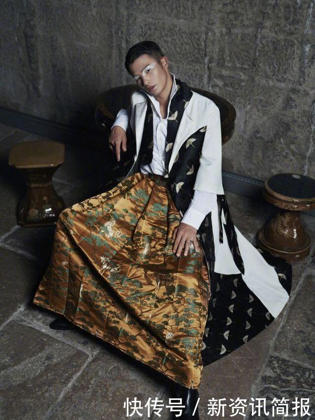 “西装+马面裙”有多好看原来汉服还能这样玩,路人也会被惊艳