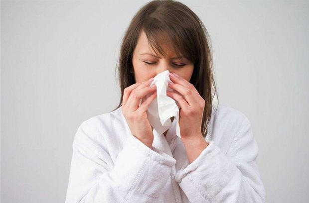 打喷嚏|孕妇打喷嚏时,准妈妈知道胎儿在妈妈肚子里会是什么反应吗?