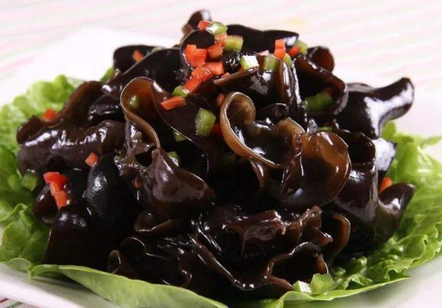 凉拌木耳|这菜千万不要隔夜吃,比喝酒的危害还要大,为了健康,一定要重视