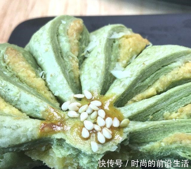 奶黄椰蓉桃花酥,需要“一点”耐心的小甜品