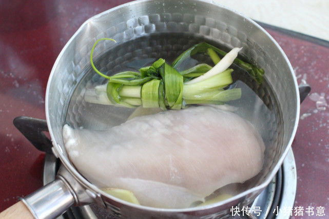 苦菊|鸡胸肉拌着吃,爽口开胃清香无比,高蛋白低脂肪减肥期也毫无负担