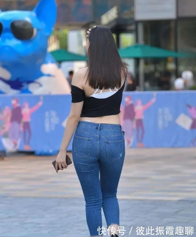 百搭 短款上衣搭配瑜伽裤,装扮让气质满满呈现,简单又耐看