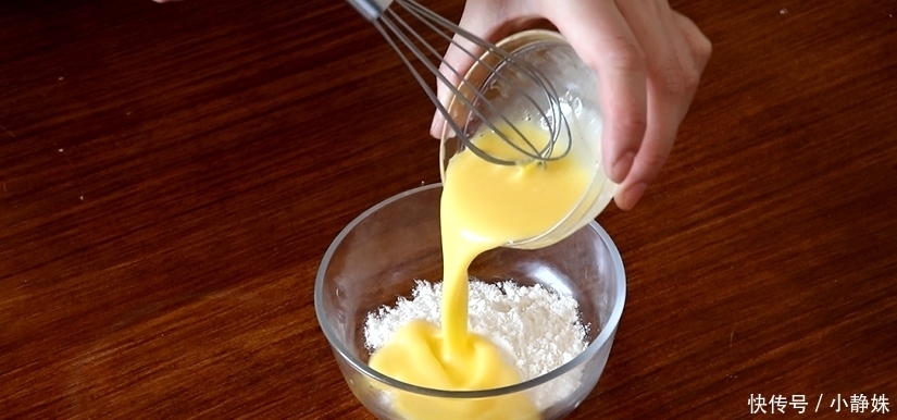 平底锅|不加泡打粉,不用发酵,这样做的小蛋糕超好吃,一个平底锅就搞定