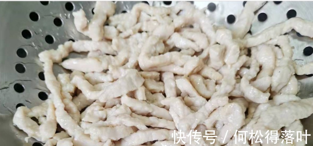 榨菜炒肉丝|榨菜炒肉丝的经典做法，色香味俱全，这就是干饭人的下饭菜！