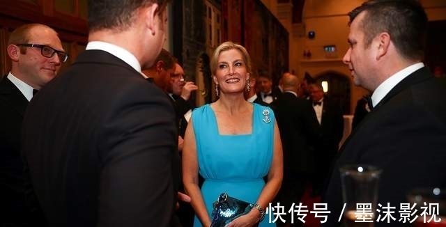 吊坠 英王室妯娌再度同台比美!卡米拉华贵、高雅,索菲优雅、迷人