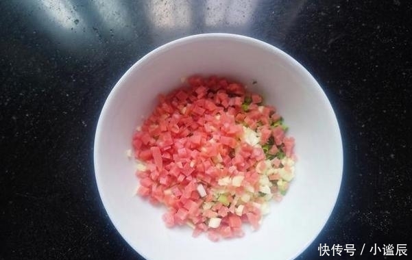 上班族的快捷早餐,简单“暴力”的蒜香芝士法棍,解馋抗饿两不误