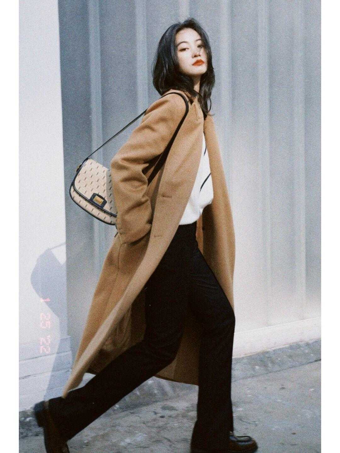 穿搭 简约大气的极简风穿搭,舒适随性又不挑人,每一套都能照穿