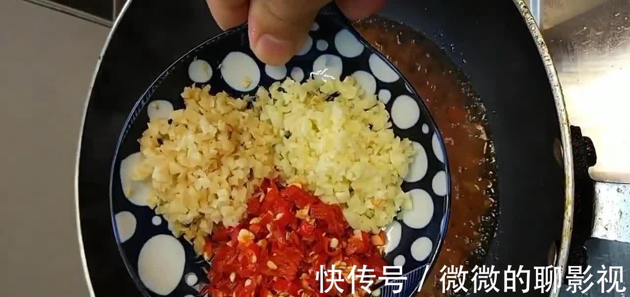 网红鸡爪的做法，鲜辣酸甜多种口味，口感皮Q香脆，一吃就上瘾！
