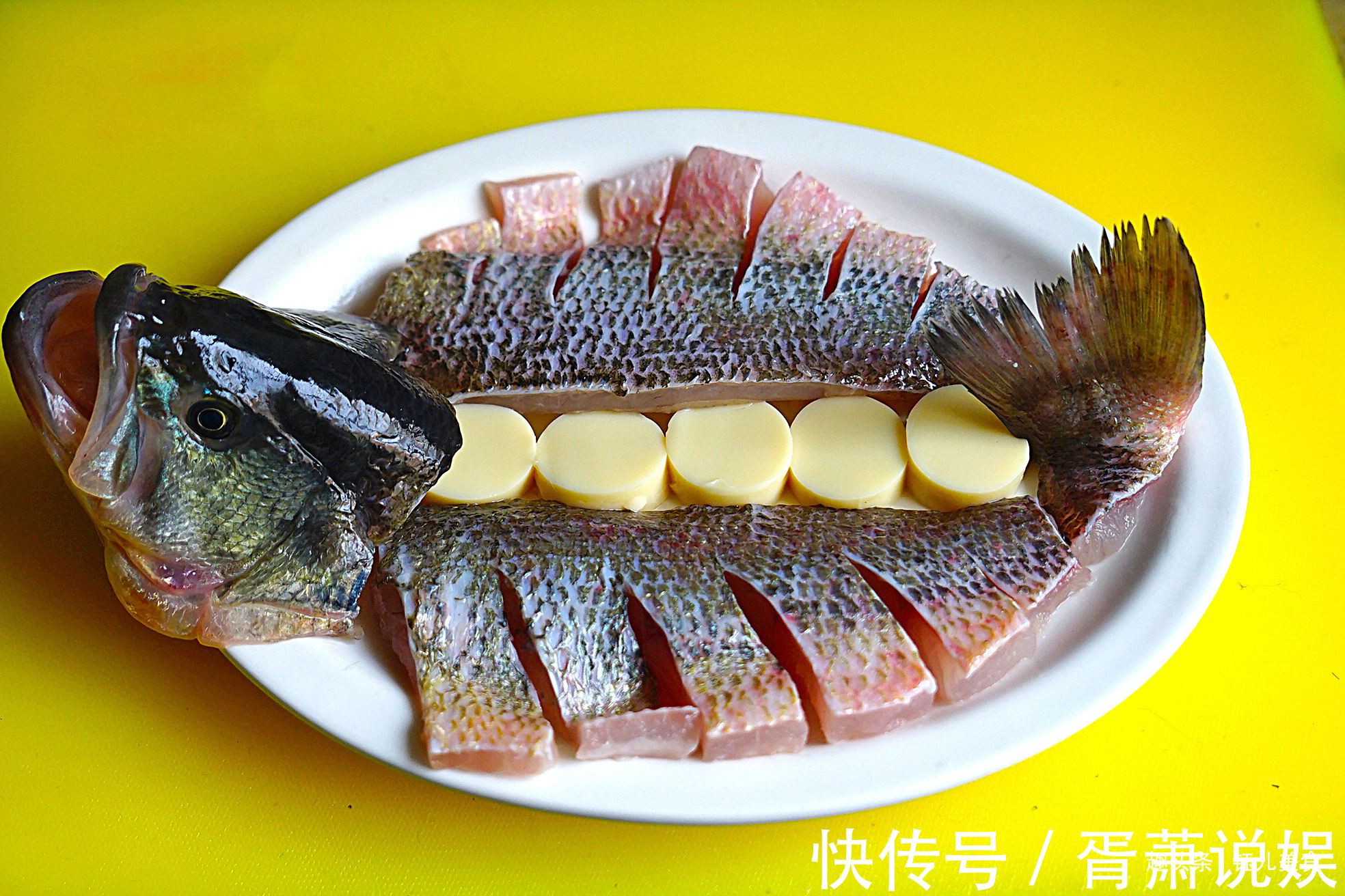 虾仁|4000块钱一个月的保姆,下厨做了一道花开富贵鱼,味道鲜美又好看