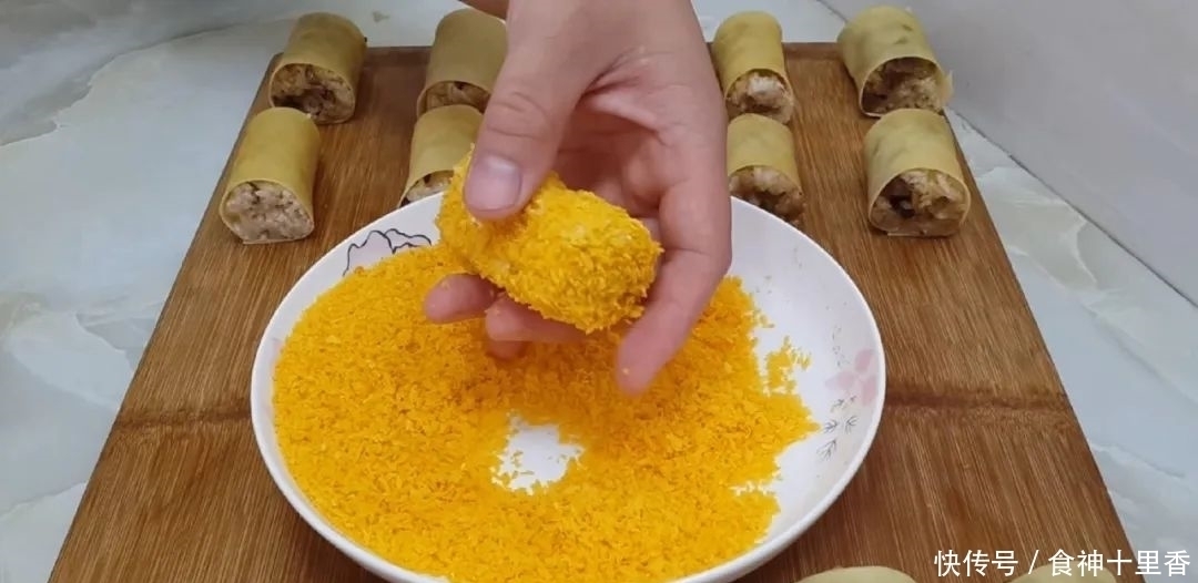 糯米又出新吃法,加2把红枣,个个焦脆又软糯,出锅孩子抢着吃