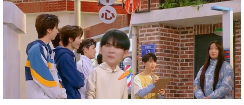 小鲜肉直言大前辈矮还重!被“驱逐”后,他一个动作化解尴尬