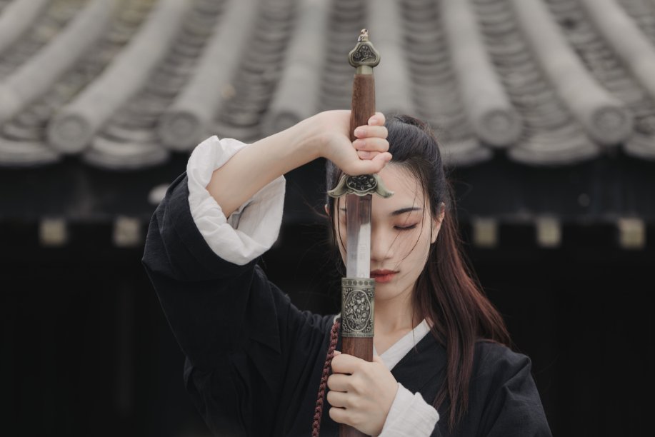  受欢迎|听说霸气的诗词很受欢迎？李白这句侠客诗，论霸气你给打几分？